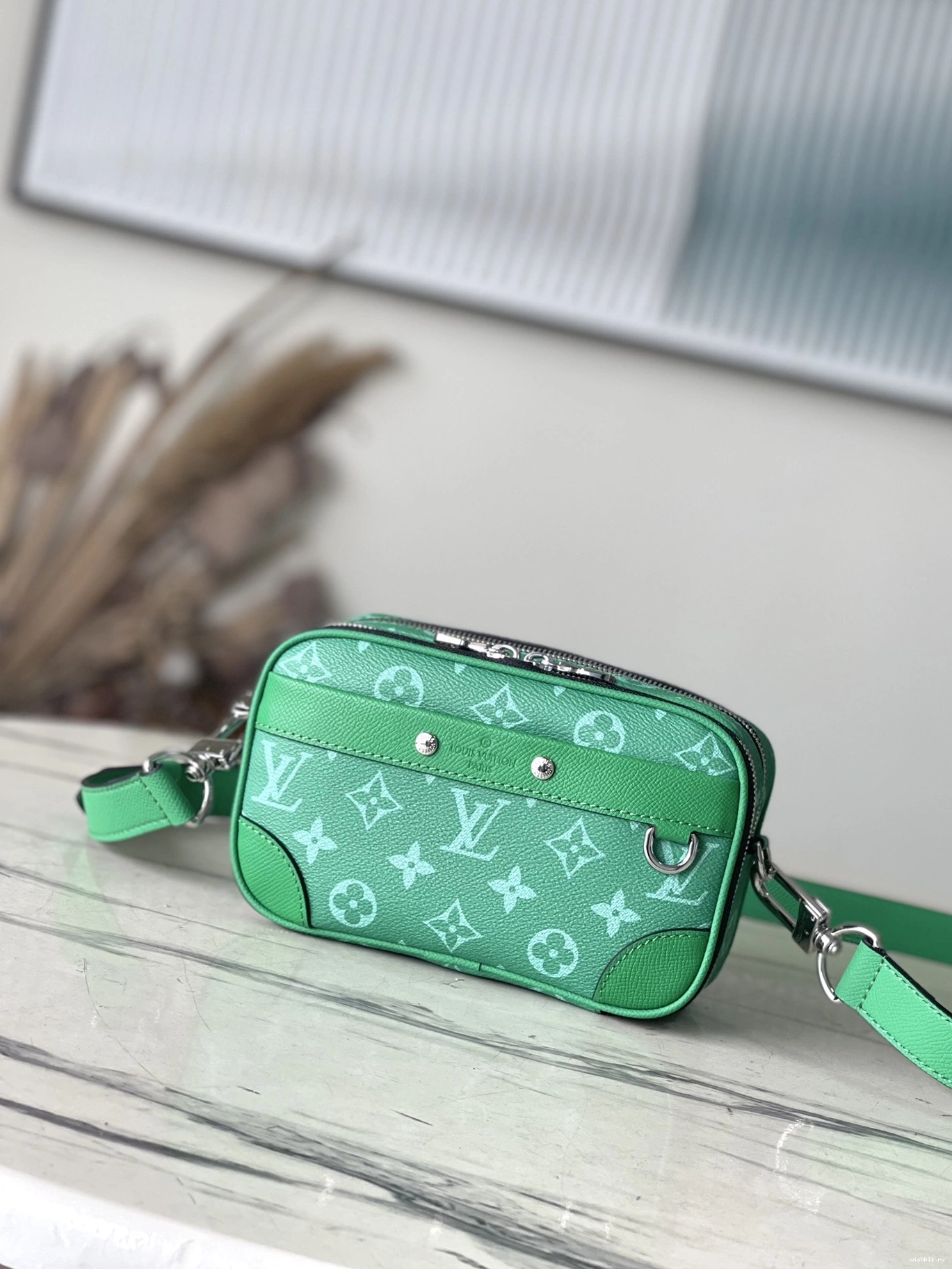 WIS Nano LOUIS VUITTON Alpha-11.0*18.5*6.5CM 0902